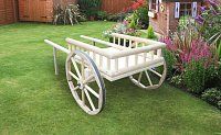 Деревянная арба для сада